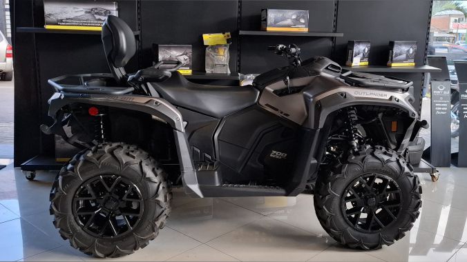 04 Outlander 700 Max XT